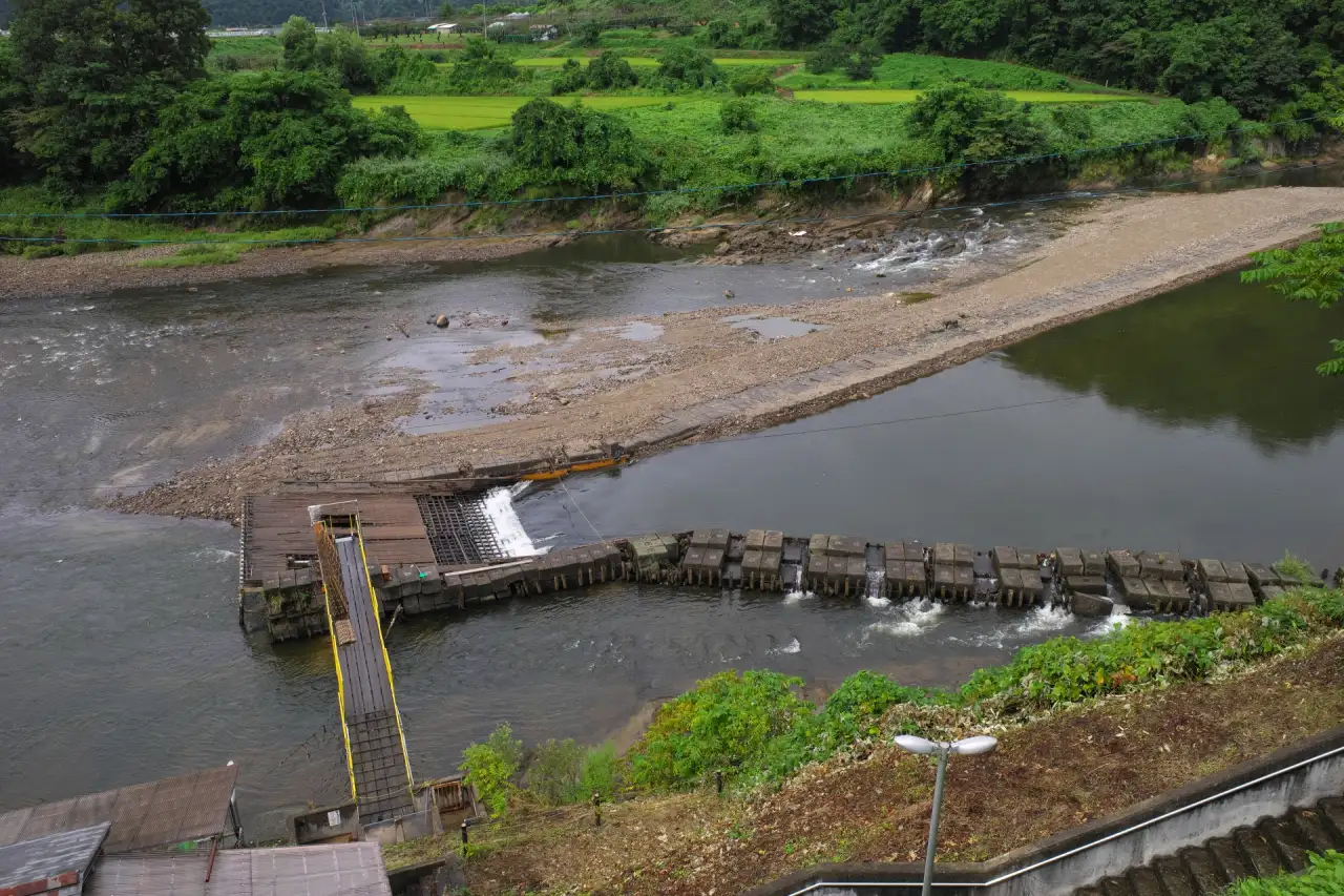 最上川の古いやな場