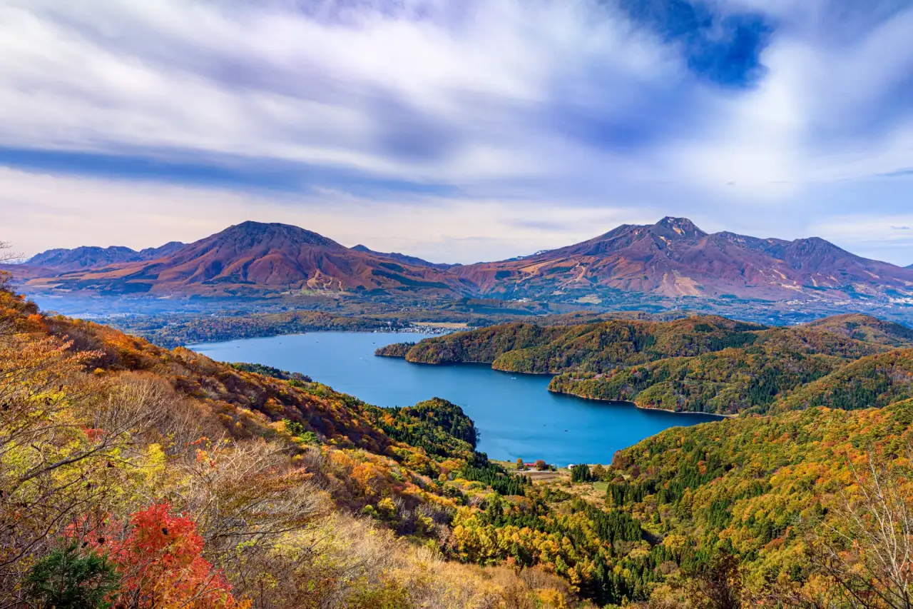 妙高山と黒姫山と野尻湖